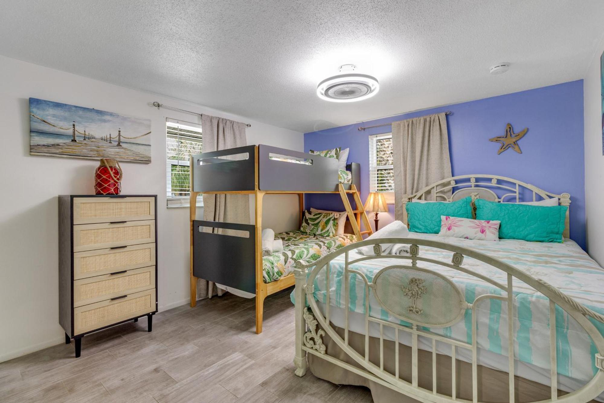 Getaway On Gladiolus Villa Anna Maria Exterior photo